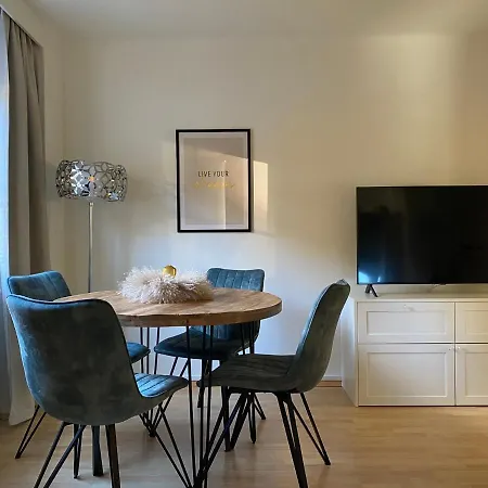 Gemuetliche Mit Gartenblick *