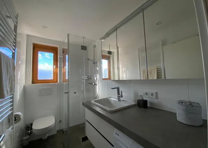 アパート Gemuetliche Mit Gartenblick インスブルック